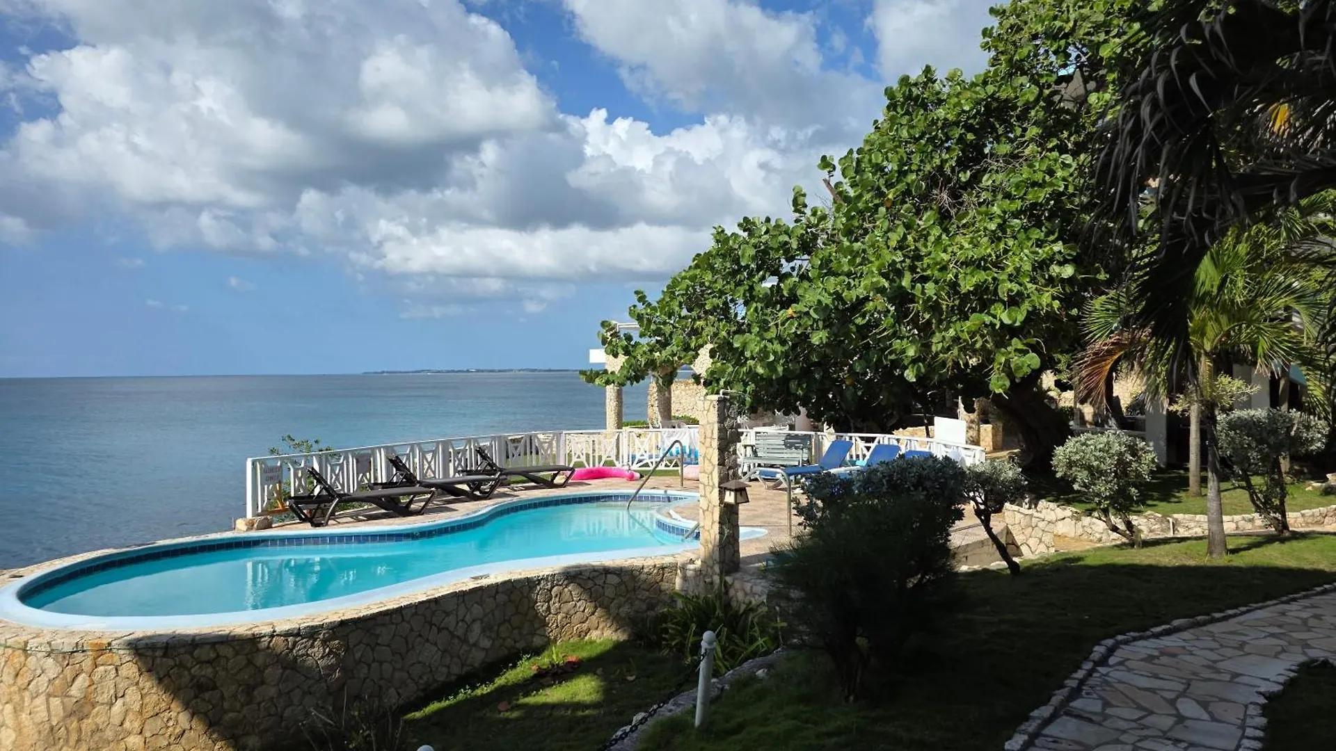 Home Sweet Home Resort Negril 3*,  Jamaica